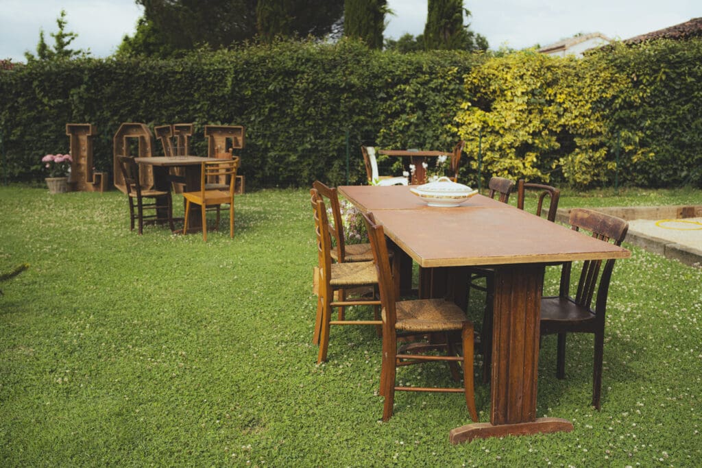 tables anciennes pour pour réception familiale